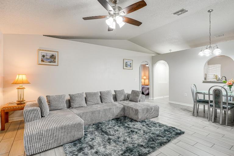 8 Mi to Legoland: Winter Haven Home w/ Lanai! - B&B Winter Haven