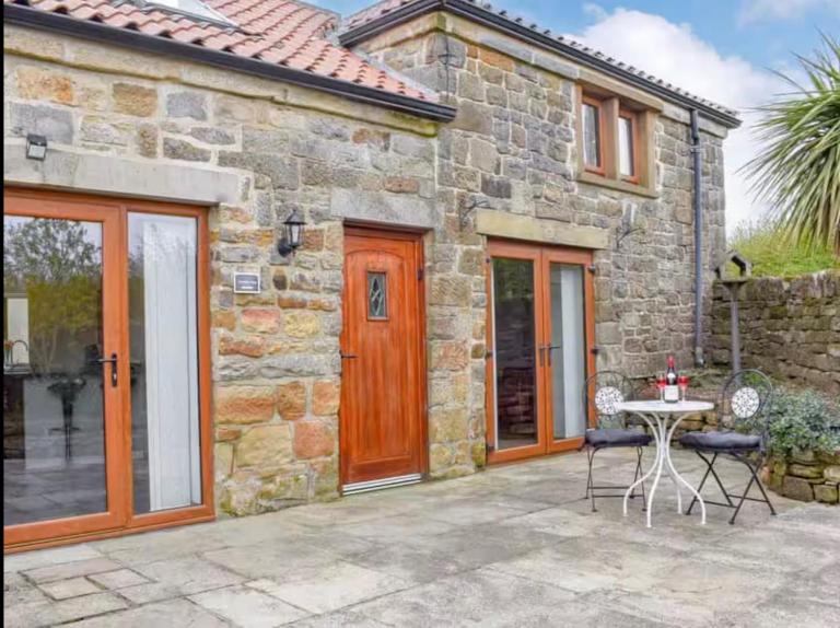 Staithes View Cottage - Bed and Breakfast Roxby