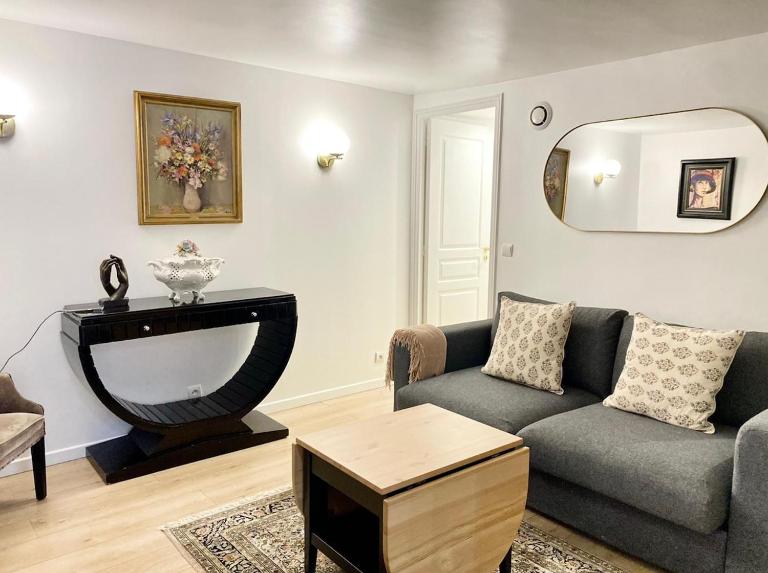 Luxury Apartment in the Golden Triangle - Paris - Chambres d'hôtes Paris