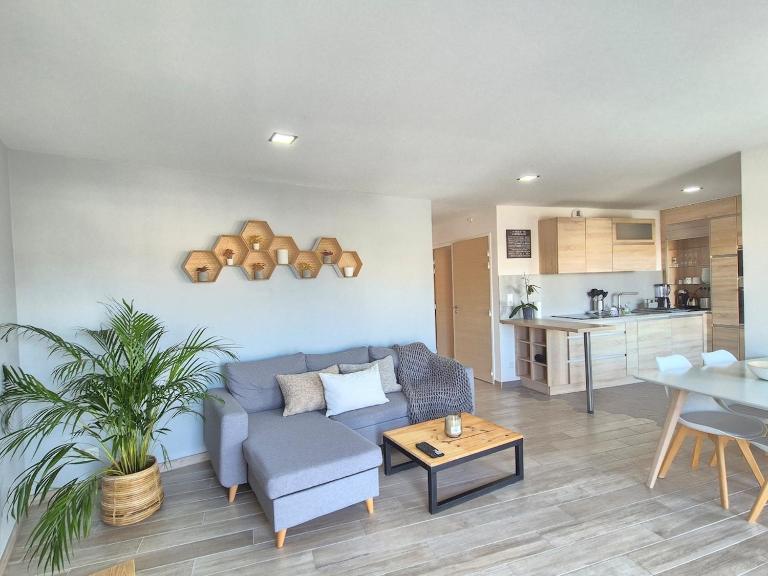 Lana #Clim#Terrasse - Meublé classé 3étoiles - B&B Clermont-Ferrand