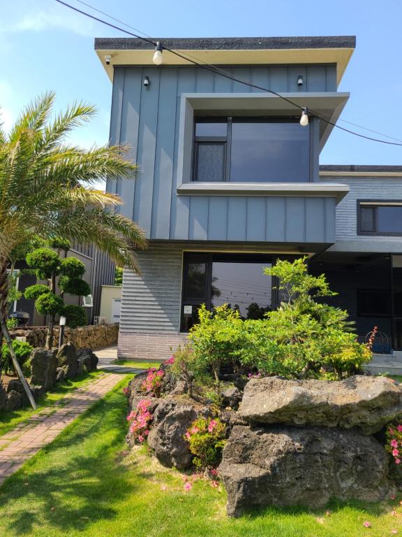 The Some Plus Susan - B&B Seogwipo
