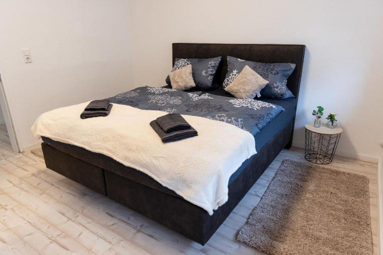Pension Zimmer - Gemeinschaftsküche und Badezimmer - B&B Bad Oeynhausen