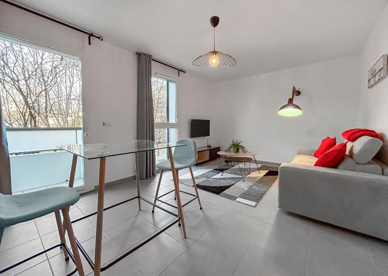 Studio Lumineux Avec Balcon - B&B Grenoble