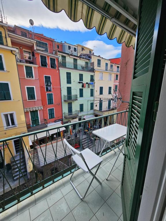 Bella Vernazza with AC and Balcony - Chambres d'hôtes Vernazza