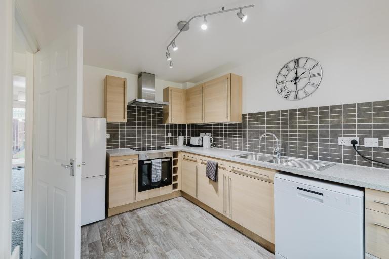 Grantham Stays - 3BR in Grantham, Sleeps 5, Parking & WIFI - B&B Grantham
