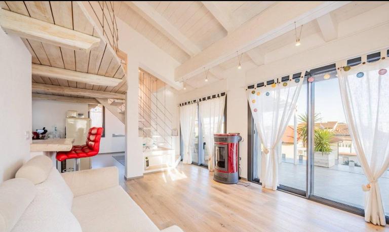Appartamento Spotorno con ampio terrazzo attrezzato anche con angolo cottura - Ferienwohnung Spotorno