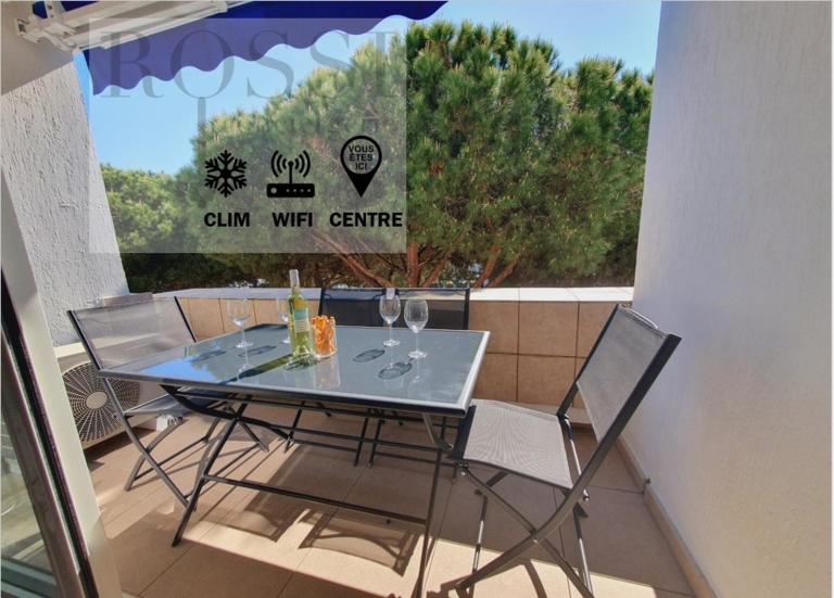 Moderne & Chic en cœur de ville Clim Wifi Terrasse - ROSSIconciergerie - Linge inclus - B&B La Grande-Motte