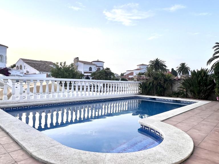 Creus Apartamento dos habitaciones - Ferienwohnung Empuriabrava