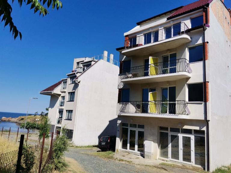 Стаи за гости Кирови - B&B Ahtopol