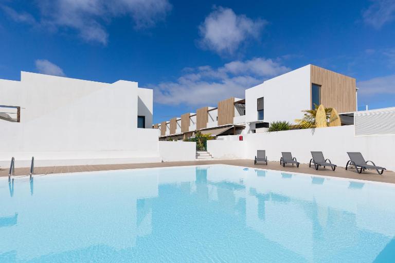 Home2Book Modern Oasis & Pool Near Corralejo - Chambres d'hôtes La Oliva