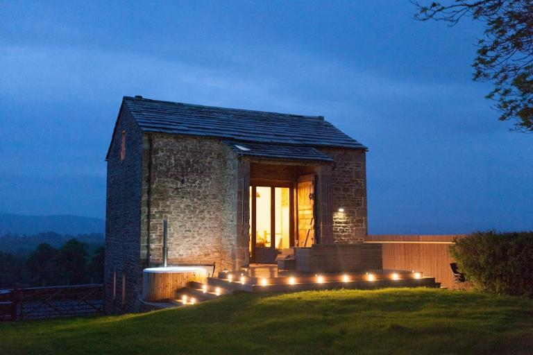Owls Nook Barn, Luxury Barn with Hot Tub & Sauna - B&B Sandford