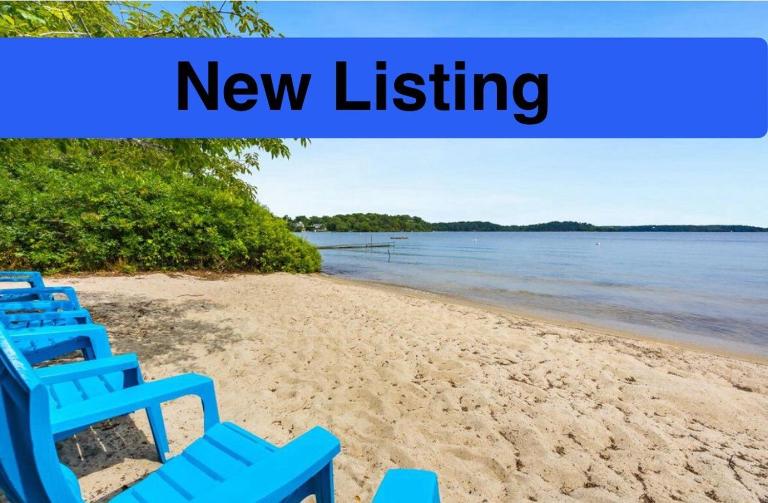 Family Lakeside Escape with Private Beach and Calm Waters - B&B Harwich