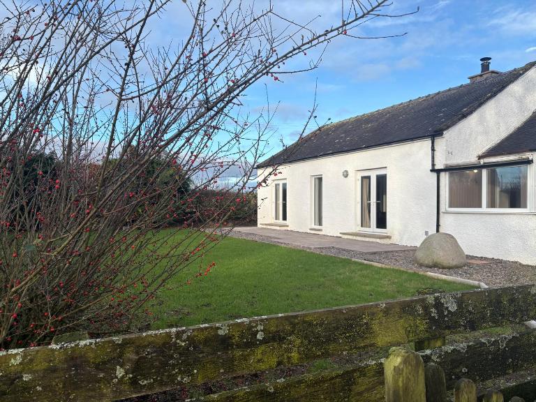 Mains of Greenlaw Cottage - B&B Castle Douglas
