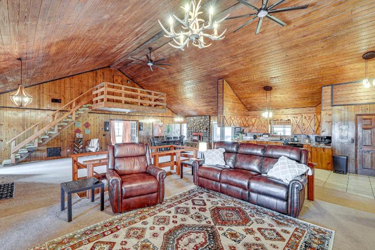 4 Mi to Lake Access: Pet-Friendly Home in Bismarck - B&B Bismarck