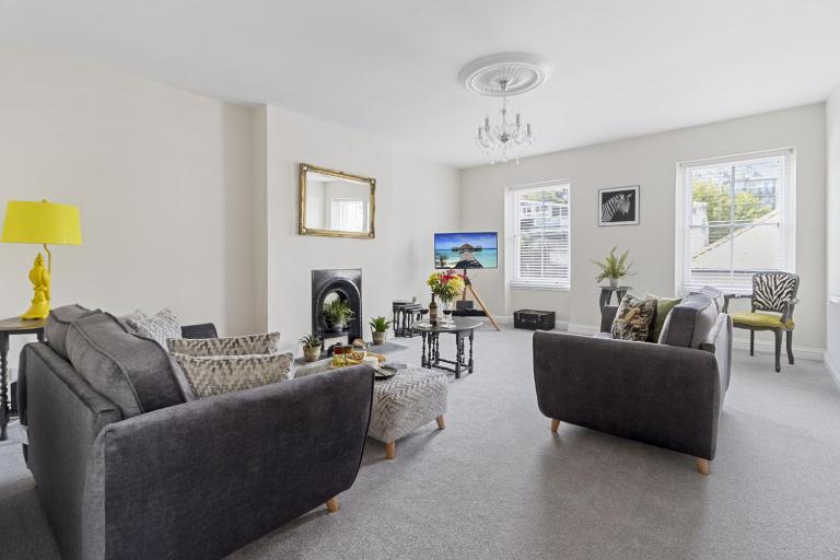 The Heart of Brixham, Bolton Plaice, Luxury Apartment - B&B Brixham