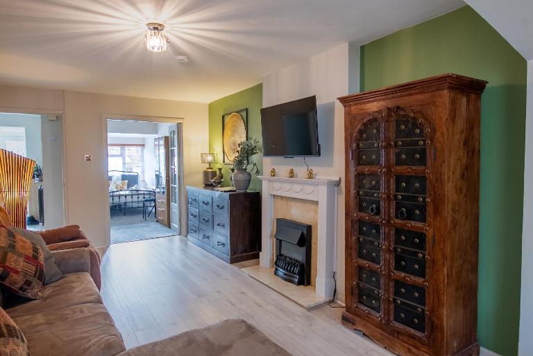 Spacious modern house w 2x bathrooms and parking - B&B Oxford