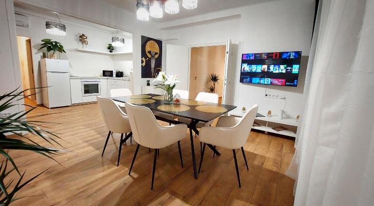 Central Station Lux Downtown Apartman - Bed and Breakfast Boedapest