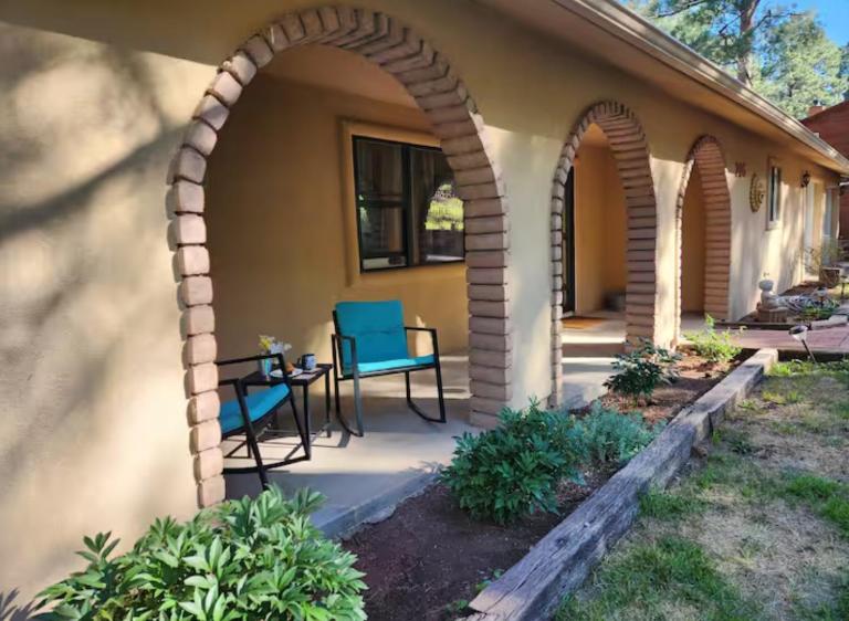 Chic Country Home in the Woods with Hot Tub - B&B Ruidoso