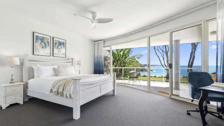 Solara - Sleeps 8, Beach, Walk To Resorts, Views - B&B Coffs Harbour