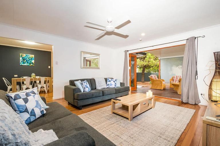 Driftwood By Khove - B&B Gold Coast
