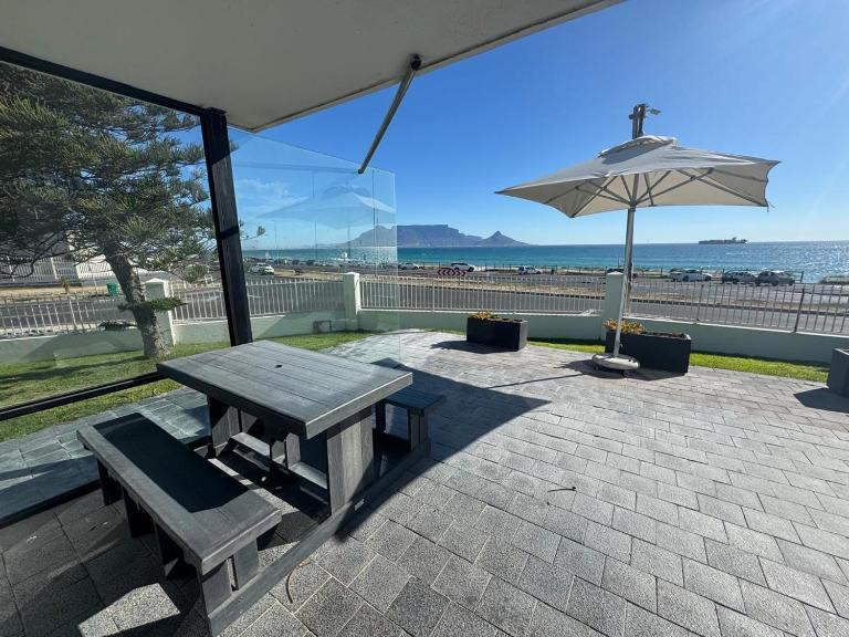 Cap du Mont No 9 - Chambres d'hôtes Bloubergstrand