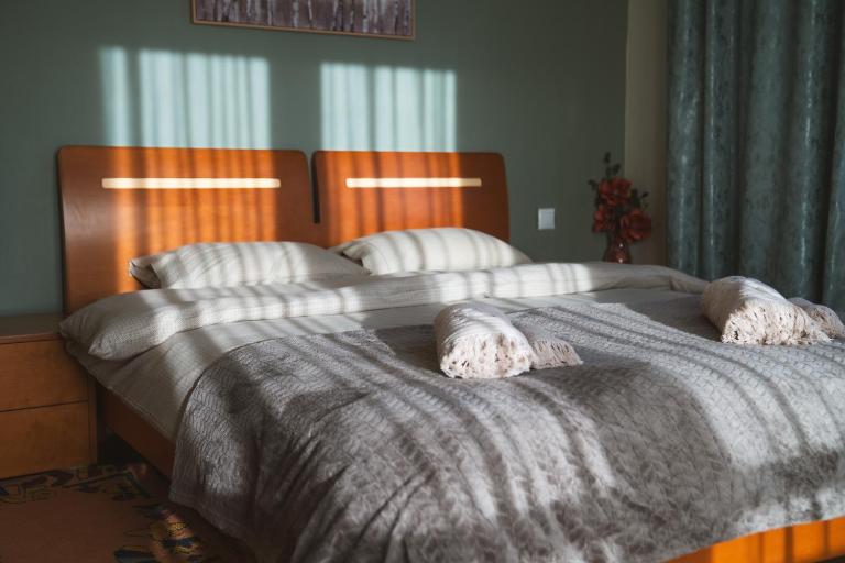 Marvic House - Ferienwohnung Exaplátanos