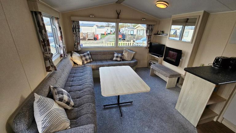Willows Cosy Hideaway on 7 Lakes - B&B Crowle