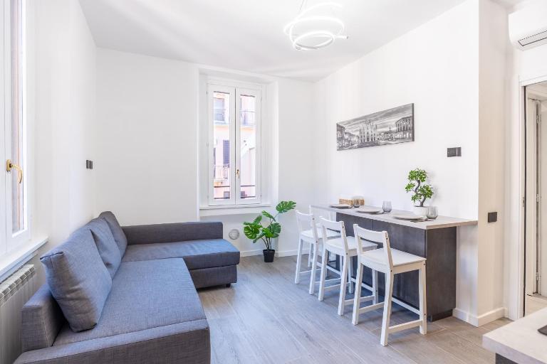5 stars flat, next to subway, 3 stops to duomo, AC & Wi-fi - B&B Milano