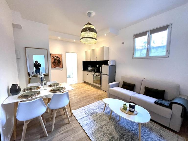 Joli 2 pièces avec terrasse, proche mer - Chambres d'hôtes Nice