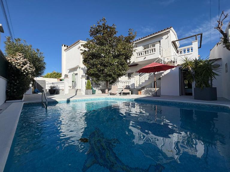Casa Pani - Chambres d'hôtes Empuriabrava