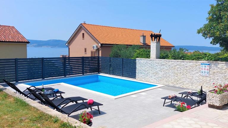 Apartmani Novi Vinodolski 32706 - Radmila - Chambres d'hôtes Novi Vinodolski