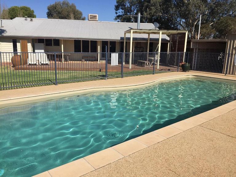 Carinya Caravan Park - B&B Tooan East