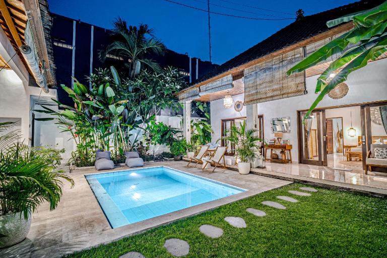 Villa Deba 3 by Bali Villa Solutions - Ferienwohnung Seminyak
