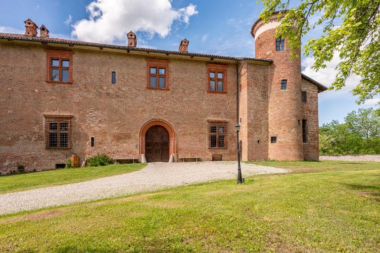 Castello Quattro Torri - Bed and Breakfast Arignano