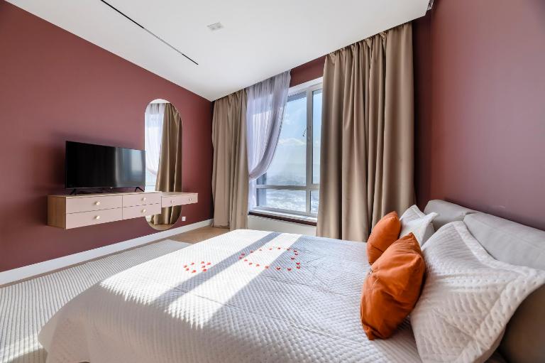Al-Farabi Panorama Stay with Private Jacuzzi - B&B Almaty