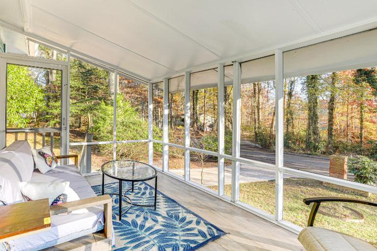 1 Mi to Stone Mountain Park: Outdoor Haven! - B&B Stone Mountain