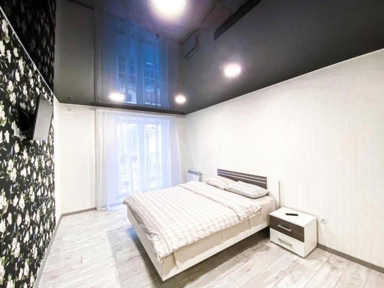 ApartPoltava 2 ОКРЕМІ кімнати, новобудова, ДВА великих ліжка ЦЕНТР, КОРПУСНИЙ САД - Ferienwohnung Poltawa