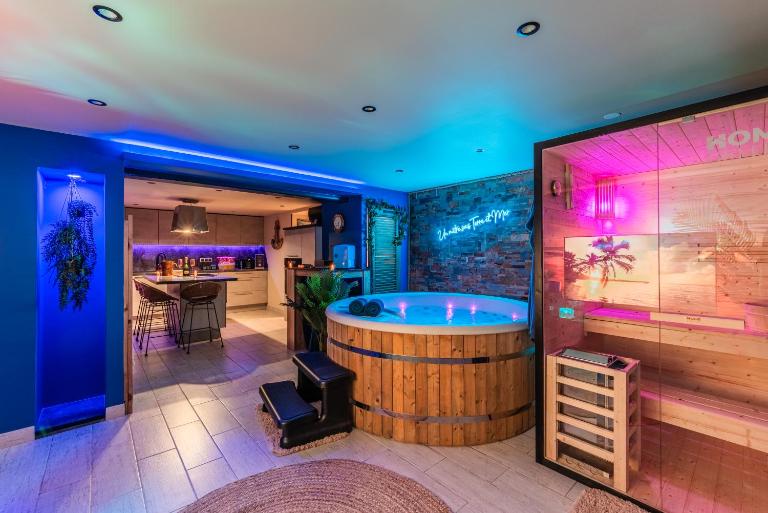 Loft SPA privatif 2-4 pers - Jacuzzi & Sauna près de Strasbourg - Chambres d'hôtes Herrlisheim