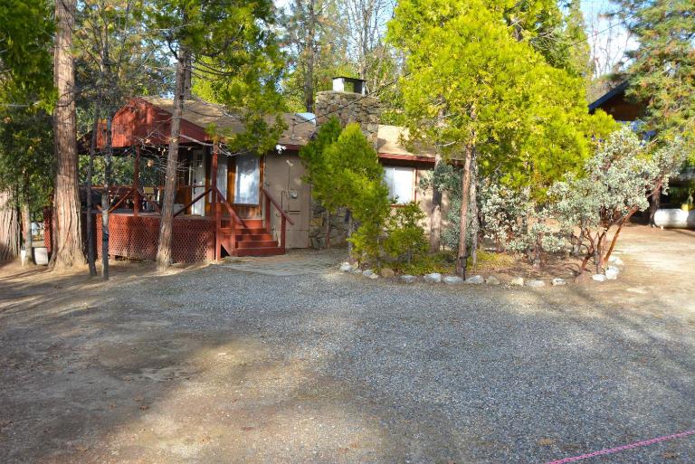 Bear Paw- Lake Area - B&B Bass Lake