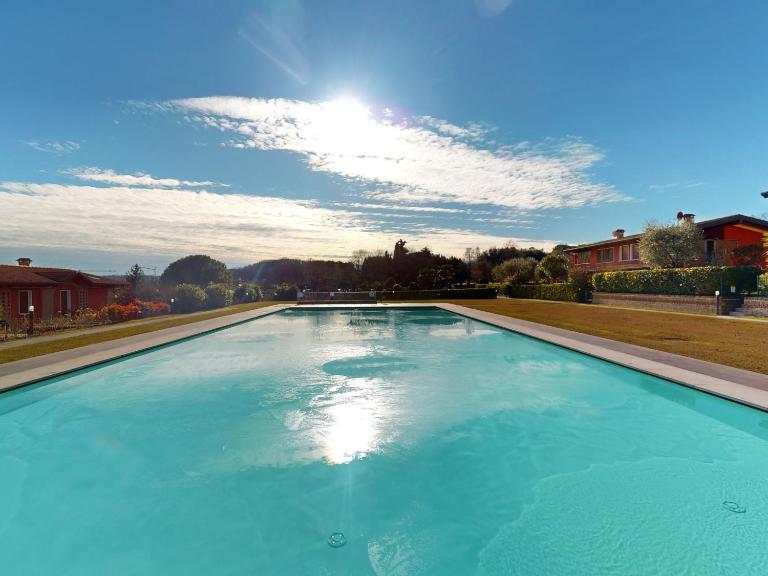 Gardasole family pool, wi-fi, private garden Garda Pleasure By Bookinggardalake - B&B Padenghe sul Garda
