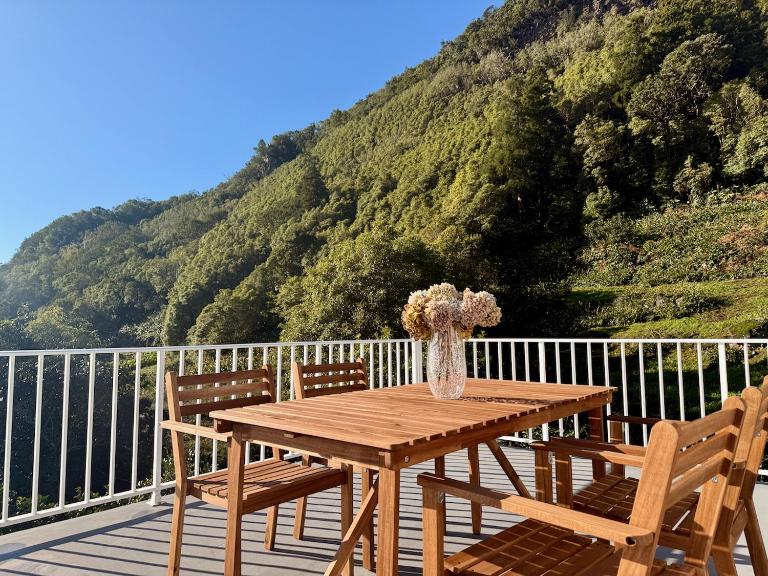 Casa das Duas Ribeiras - B&B Lajes