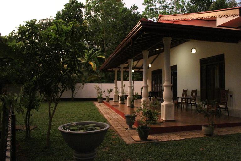 Coastal Grove Lodge - Chambres d'hôtes Hikkaduwa