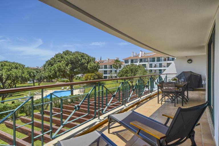 Vila Sol Apartamento fantástico 3 quartos piscina - B&B Quarteira