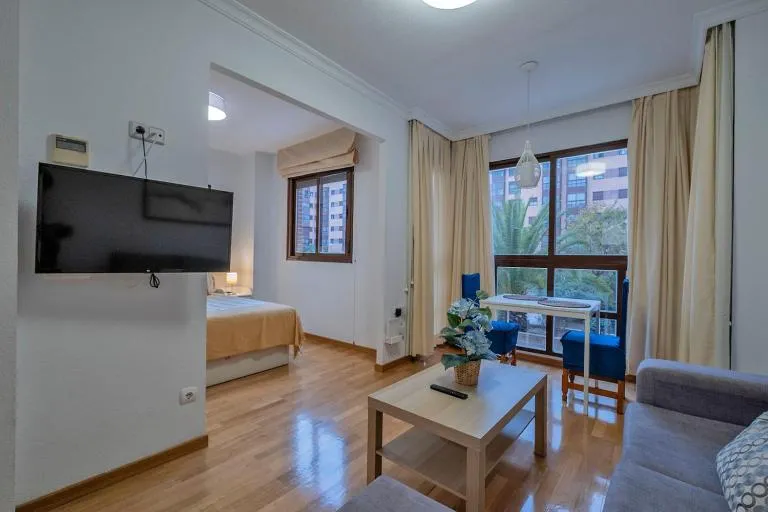 Apartamento Wanda Ifema con Parking y Gym - Bed and Breakfast Madrid