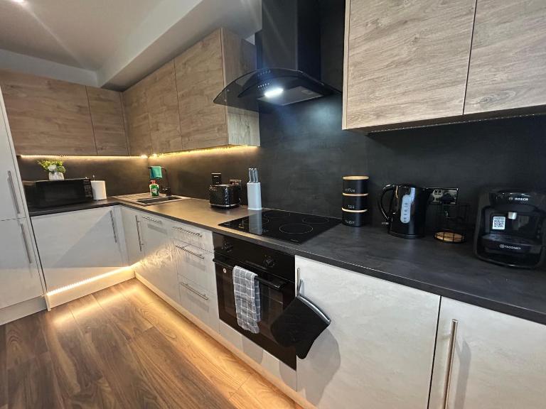 NEW! Amazing Studio Apartment Sleeps 3 Hull Central - Bed and Breakfast Kingston upon Hull
