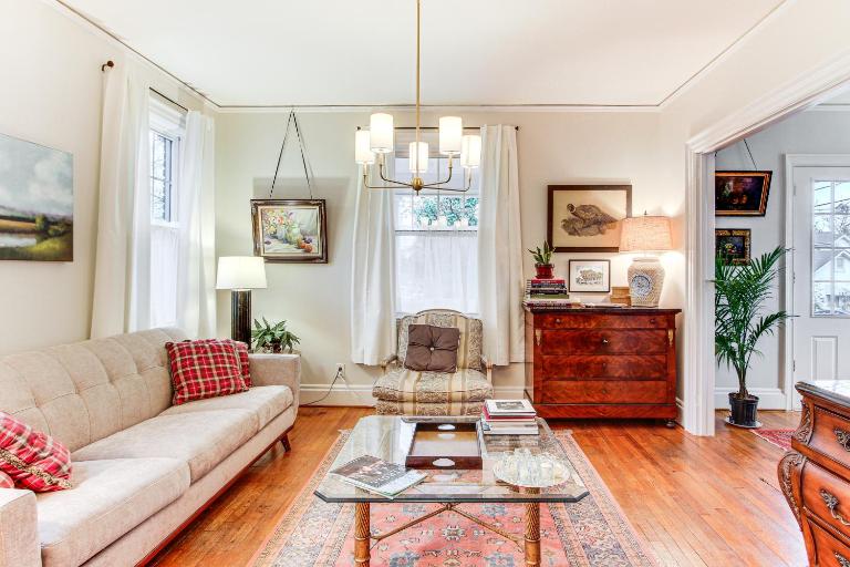 3 Mi to Augusta National: Historic Home w/ Patio - Bed and Breakfast Augusta