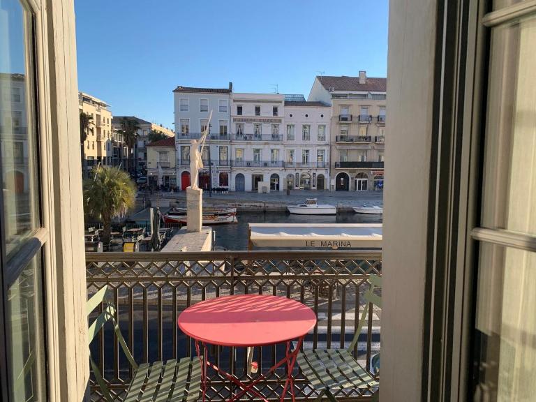 T3 rénové climatisé avec balcon et Wifi au cœur de Sète - FR-1-338-595 - Chambres d'hôtes Sète