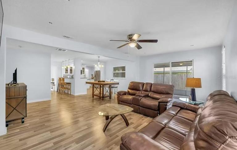 IMG, Bradenton Beach, Anna Maria, Siesta Key Beach, Near Shorewalk villas - B&B Sarasota