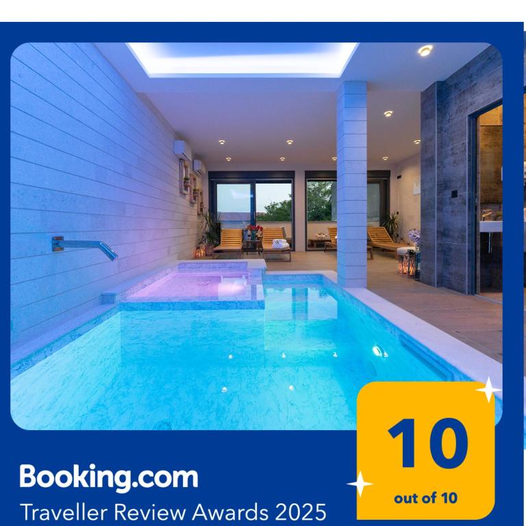 Terra Maiorum -12 person private Villa - heated pool and water massage - B&B Povljana