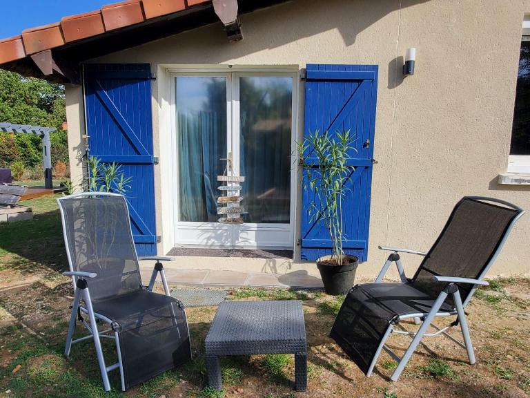 Agréable chambre d' hôte avec accès piscine - B&B Septfonds
